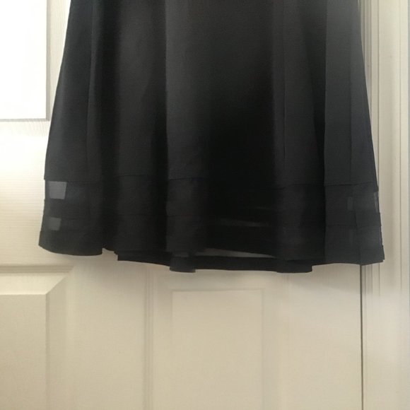 Calvin Klein Black sleeveless dress-detailed bottom-excellent condition size 8 - Picture 2 of 3